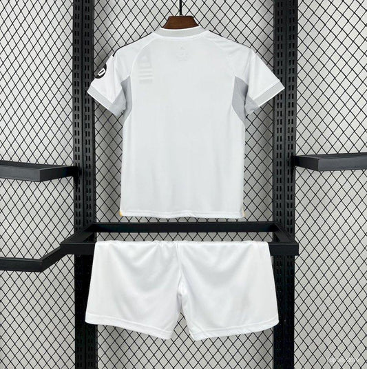 Real Madrid Home Kit 25/26 Fan Edition - Kids - Free Personalisation + Patches!