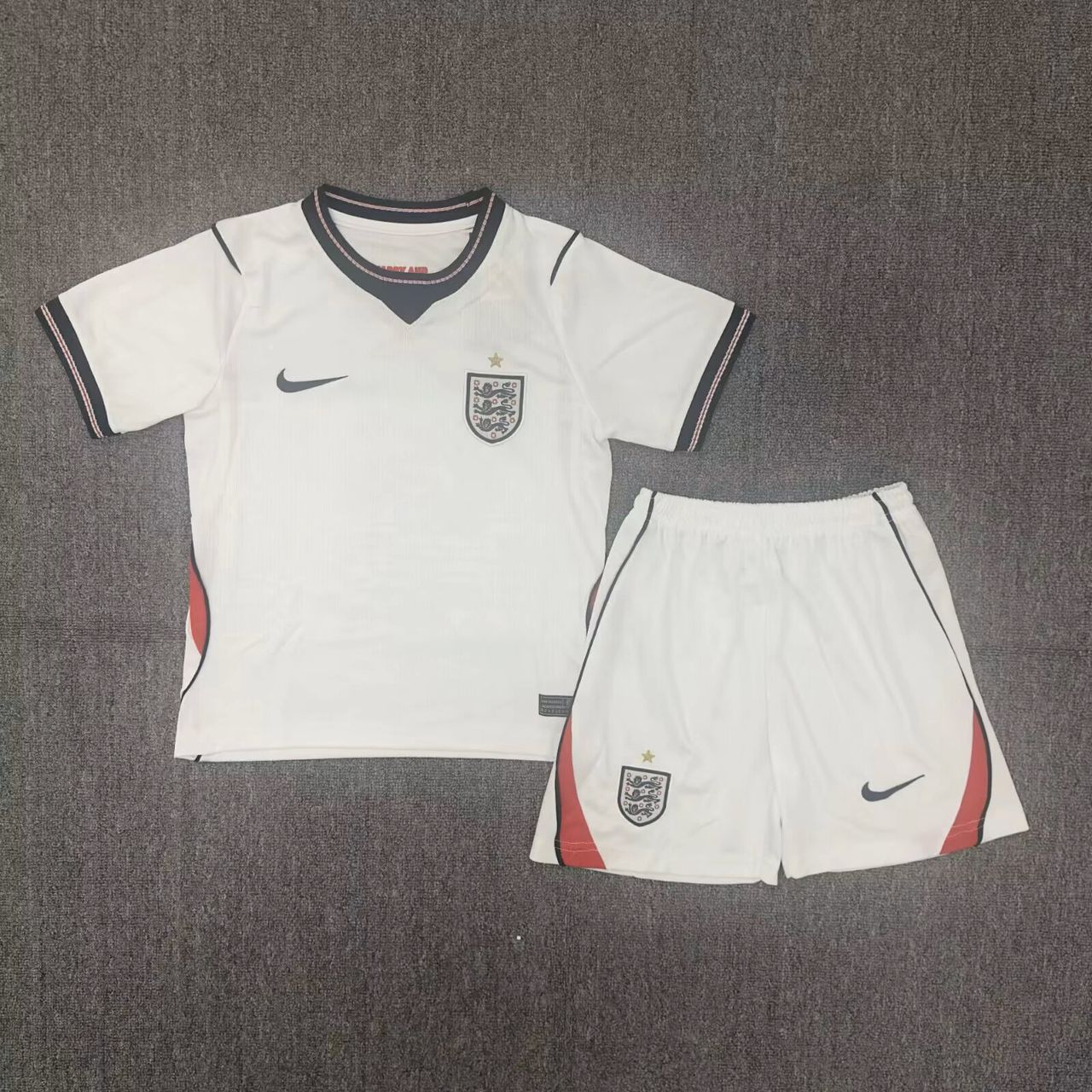 England Home Kit 2025/2026 Fan Edition - Kids - Free Personalisation
