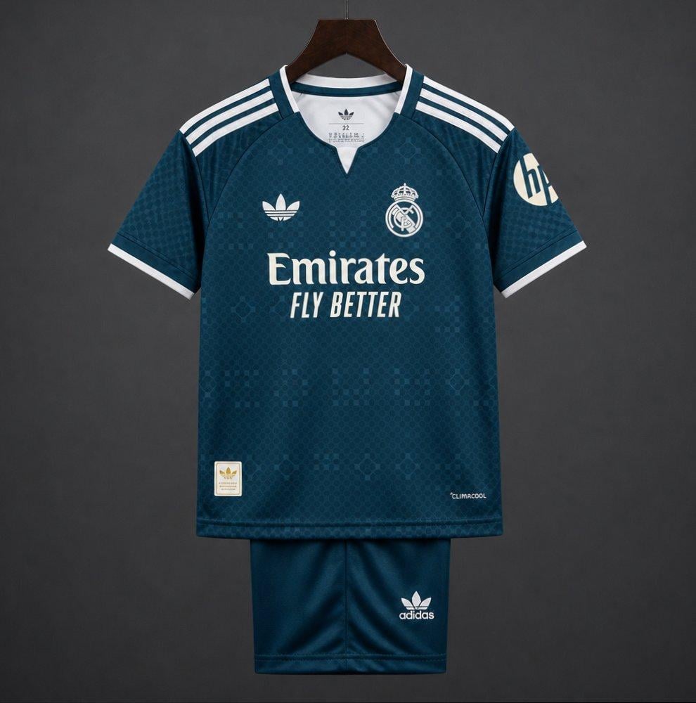 Real Madrid Away Kit 26/27 Fan Edition - Kids - Free Personalisation + Patches!
