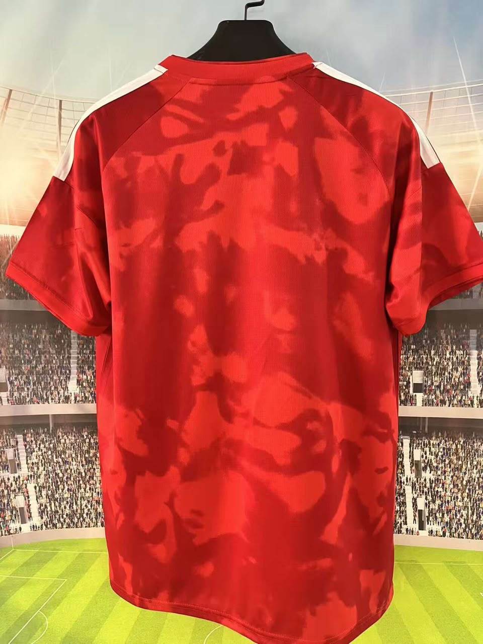 Nottingham Forest Adult Home Shirt 26/27 Avaliable Today.